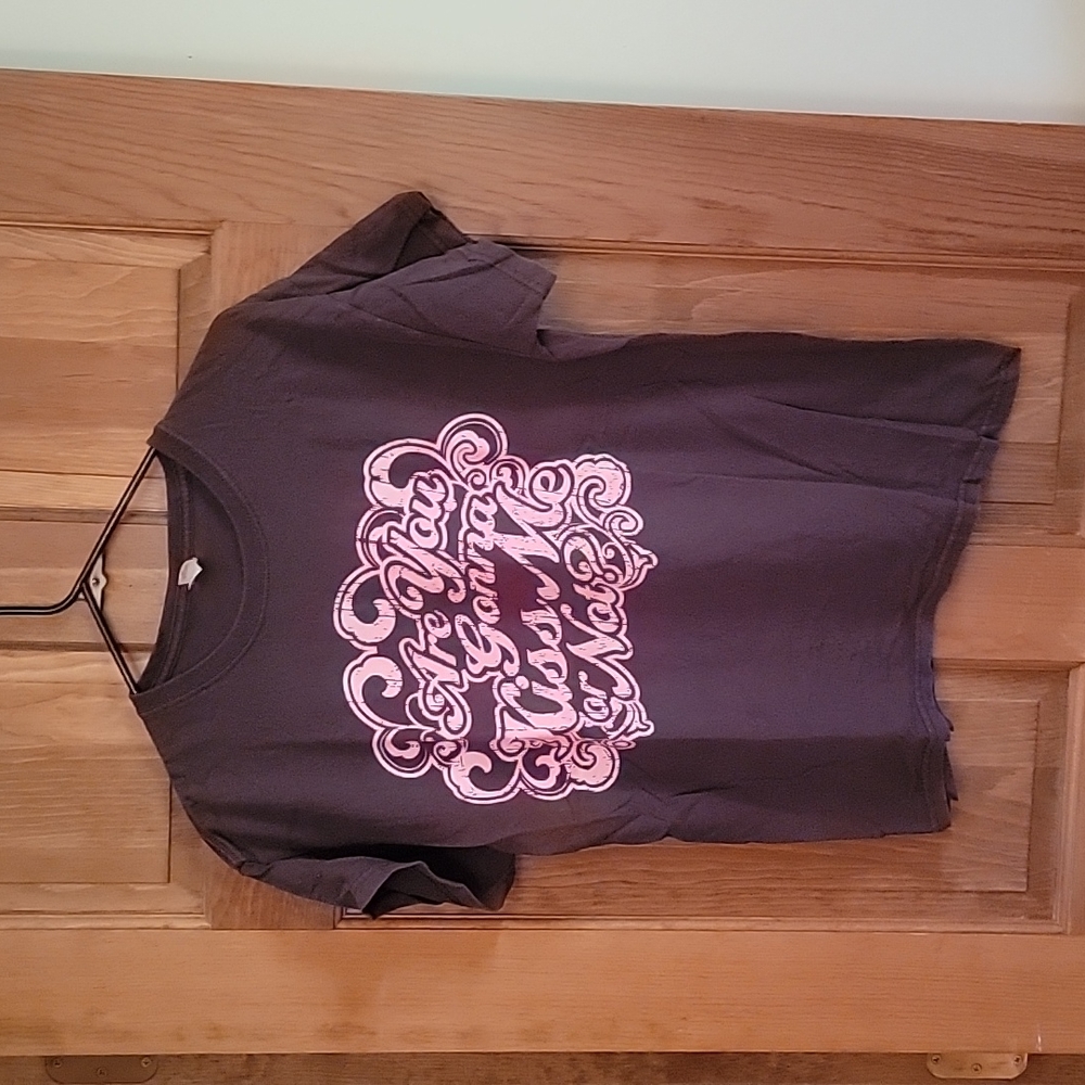 Thompson Square "Are You Gonna Kiss Me Or Not" tee